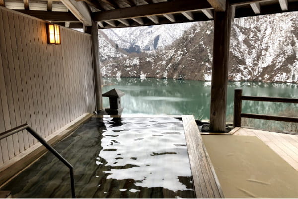 旅館